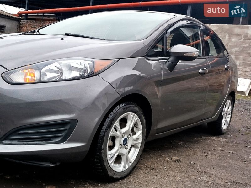Седан Ford Fiesta 2013 в Измаиле