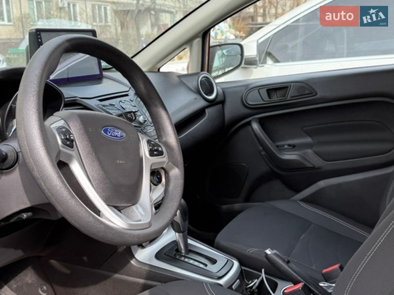 Хетчбек Ford Fiesta 2017 в Києві