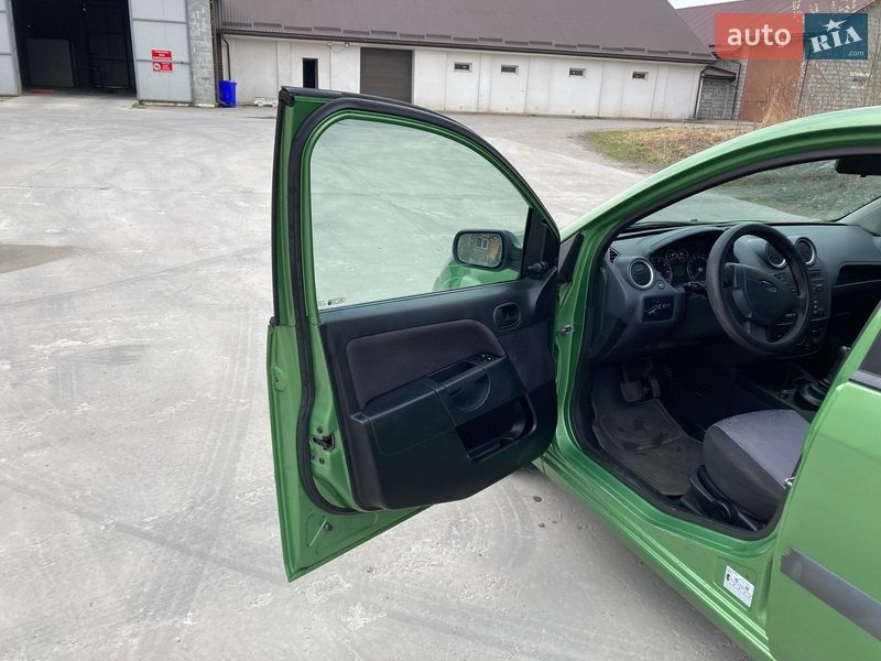 Хэтчбек Ford Fiesta 2007 в Львове