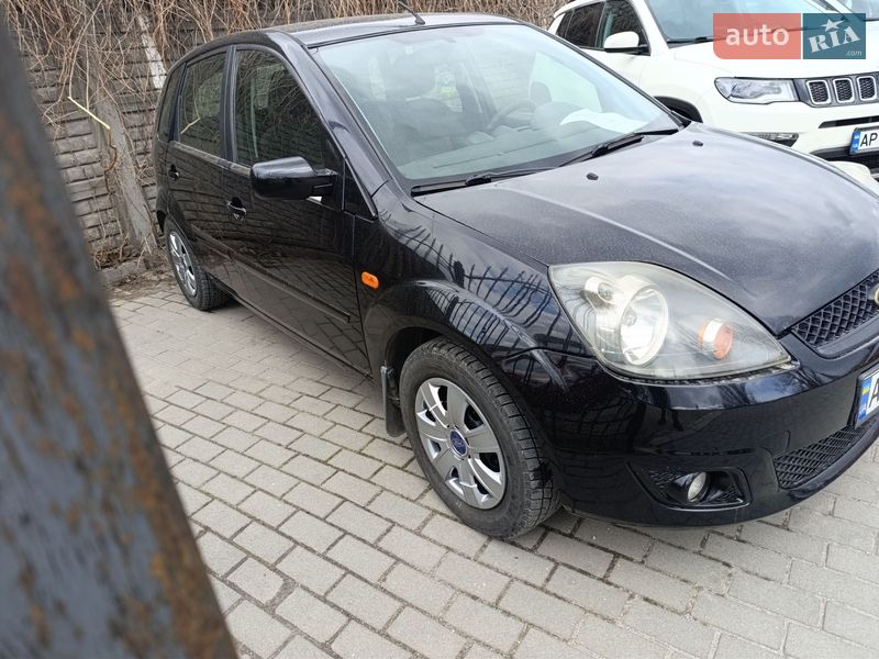 Хэтчбек Ford Fiesta 2006 в Запорожье