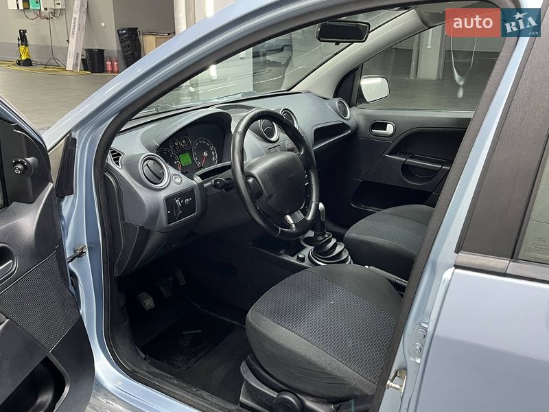 Хэтчбек Ford Fiesta 2006 в Днепре фото 7 Хэтчбек Ford Fiesta 2006 в Днепре