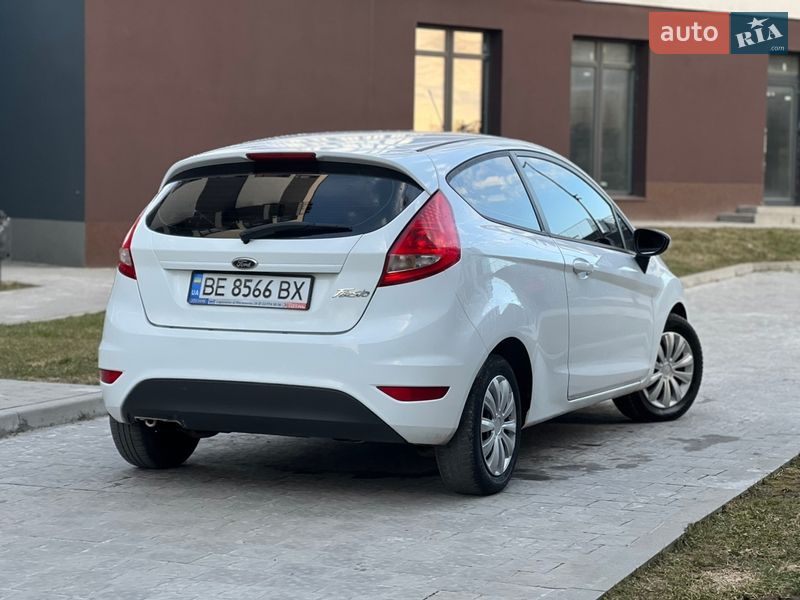 Хэтчбек Ford Fiesta 2011 в Львове