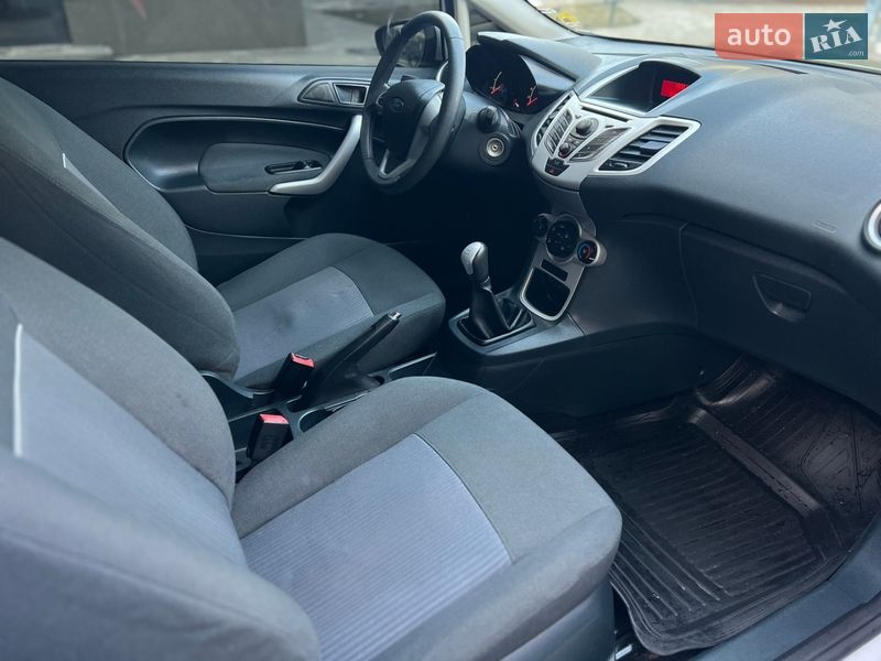 Хэтчбек Ford Fiesta 2011 в Львове