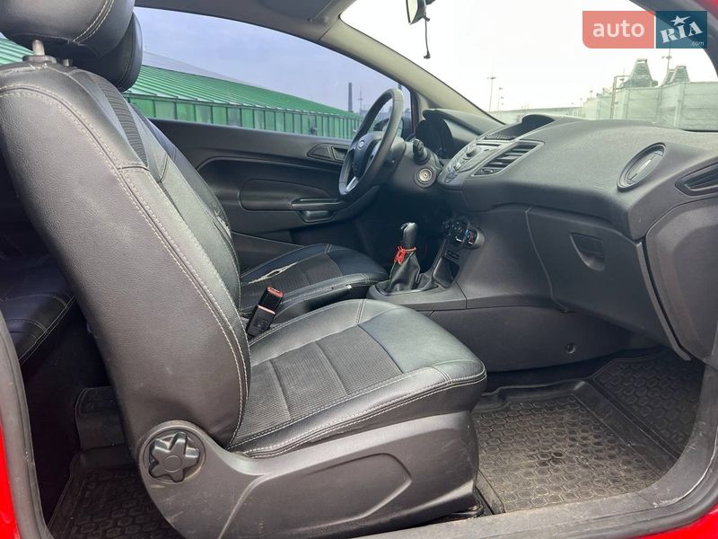 Хэтчбек Ford Fiesta 2014 в Киеве