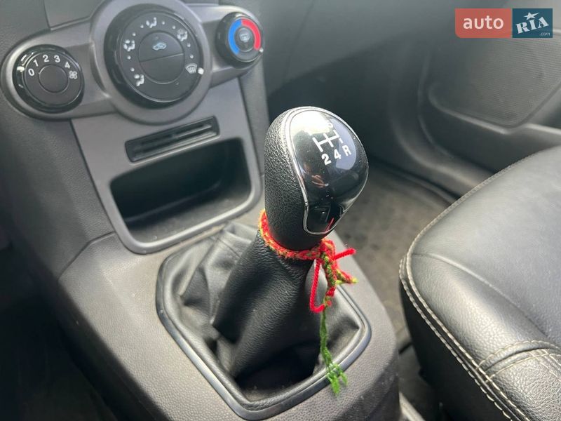 Хэтчбек Ford Fiesta 2014 в Киеве