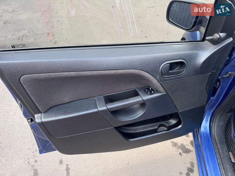 Хэтчбек Ford Fiesta 2007 в Полтаве