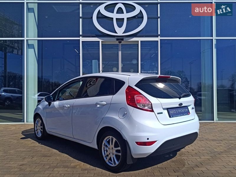 Хэтчбек Ford Fiesta 2014 в Киеве