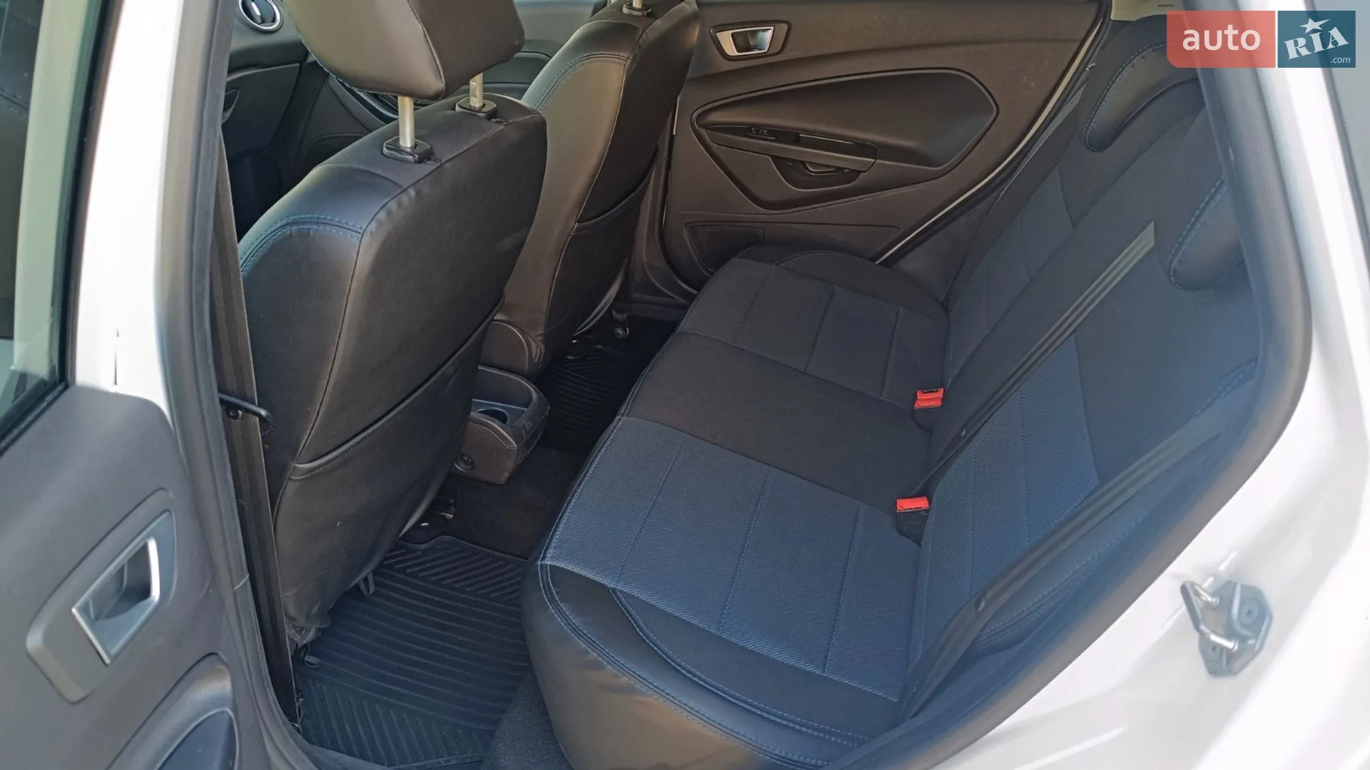 2014 Ford Fiesta - мініатюра 11