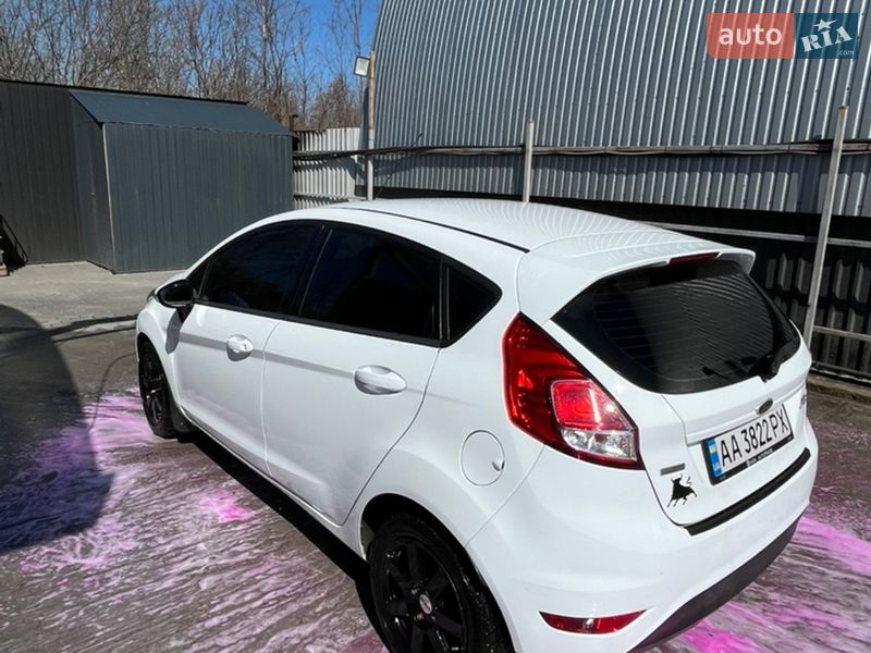 Хэтчбек Ford Fiesta 2013 в Киеве