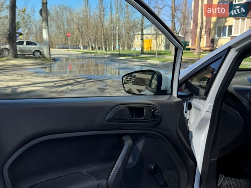 Седан Ford Fiesta 2017 в Ірпені