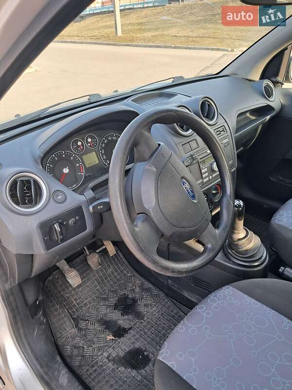 Хэтчбек Ford Fiesta 2008 в Александрие
