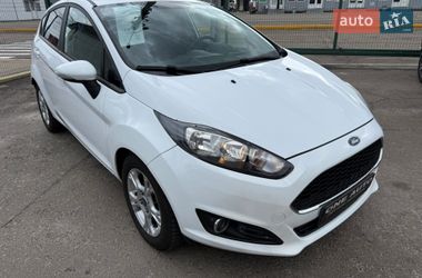 Хетчбек Ford Fiesta 2016 в Києві