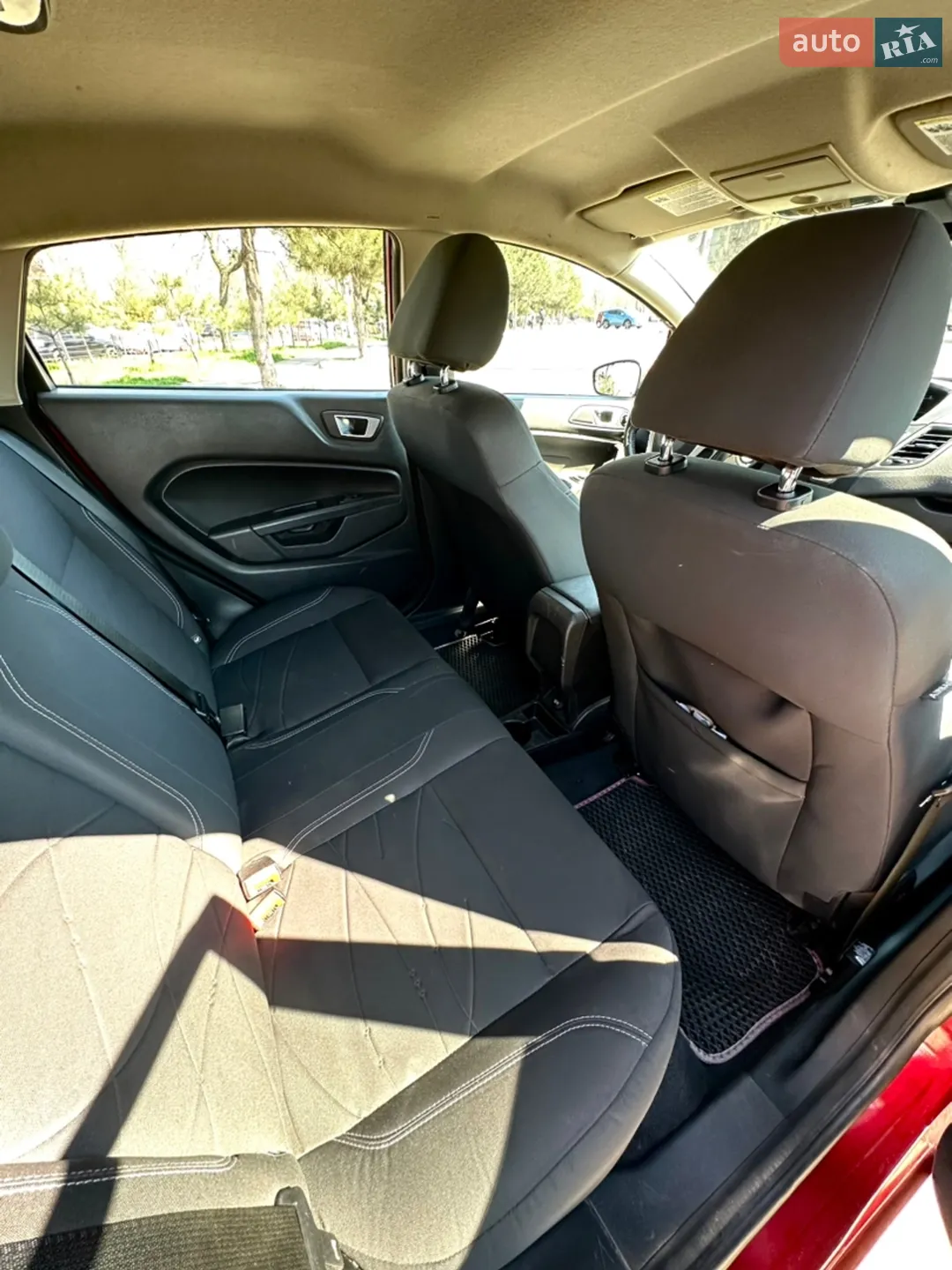 2013 Ford Fiesta - мініатюра 8