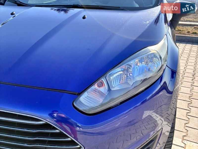 Хетчбек Ford Fiesta 2015 в Красилові