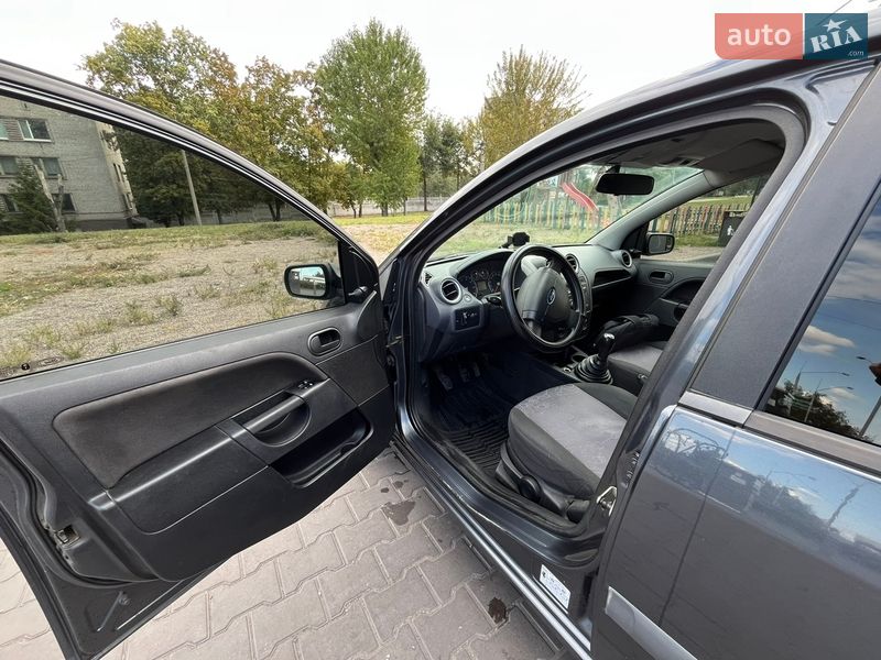Хэтчбек Ford Fiesta 2006 в Харькове