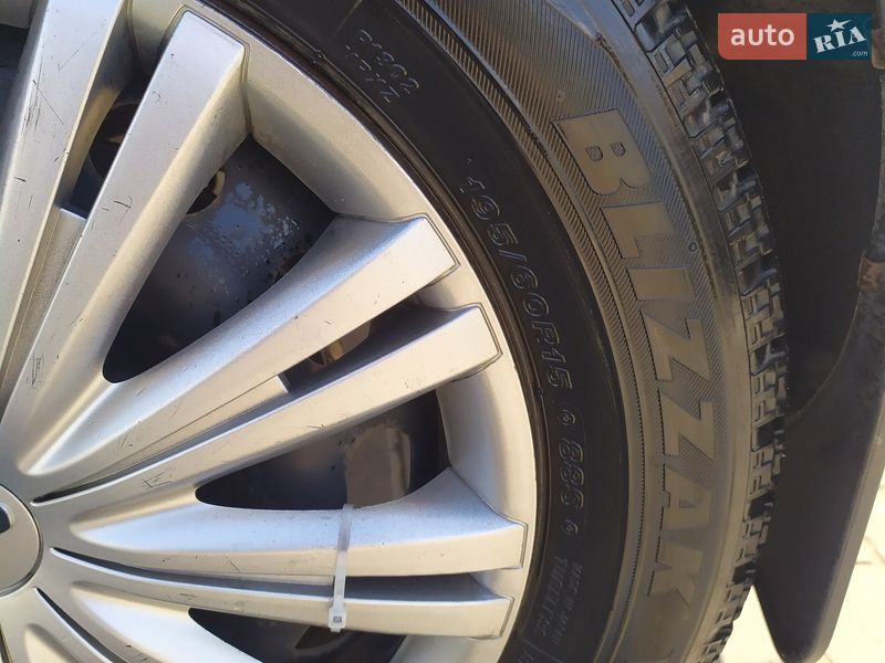 Хетчбек Ford Fiesta 2016 в Чернівцях