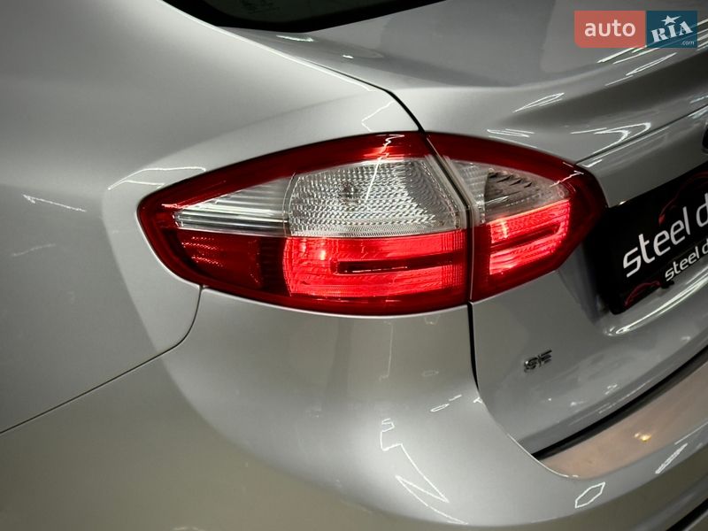 Седан Ford Fiesta 2013 в Николаеве