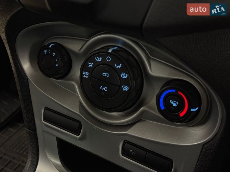 Седан Ford Fiesta 2013 в Николаеве