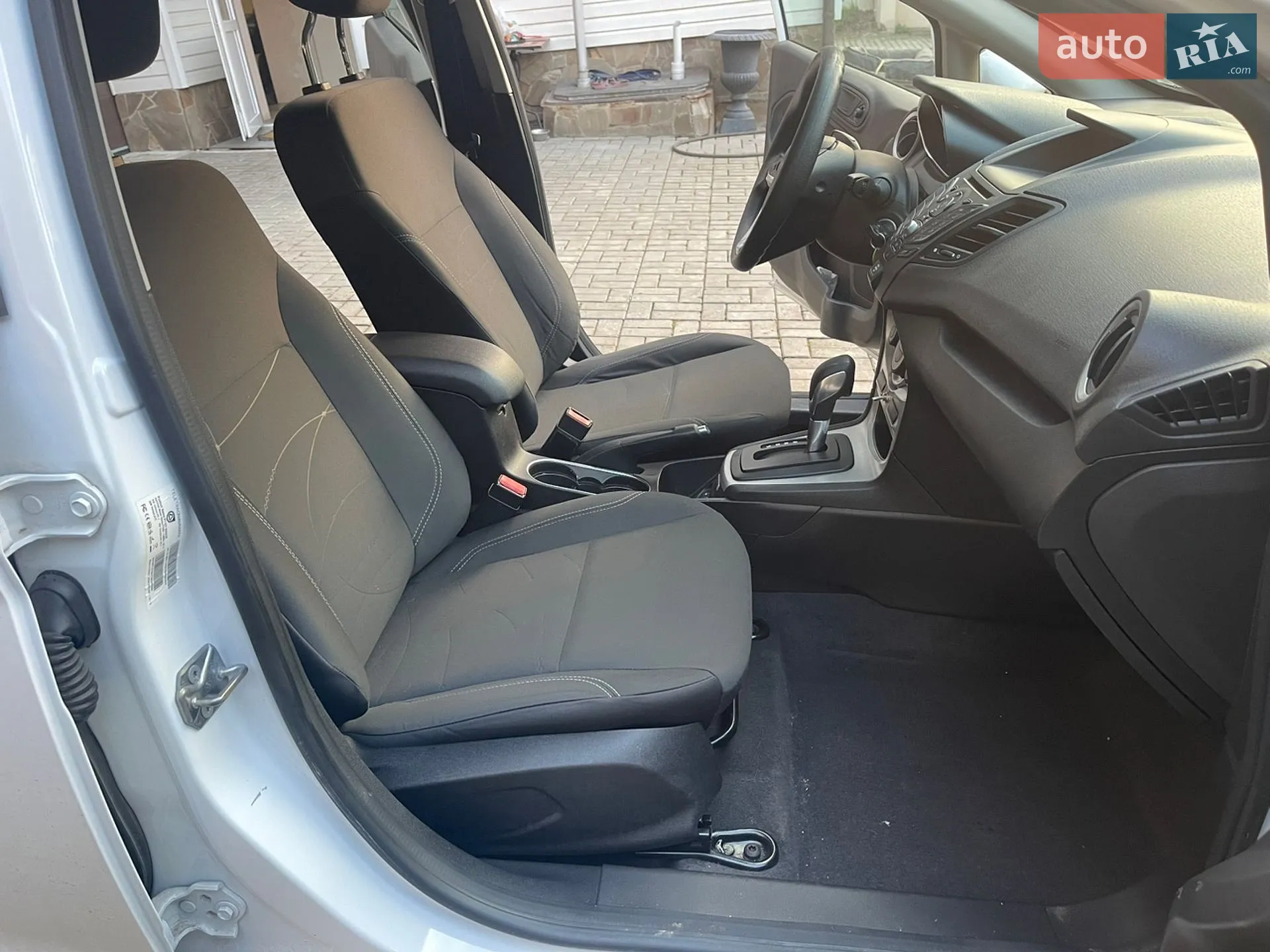 2017 Ford Fiesta - мініатюра 33