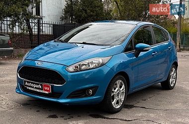 Хетчбек Ford Fiesta 2016 в Києві