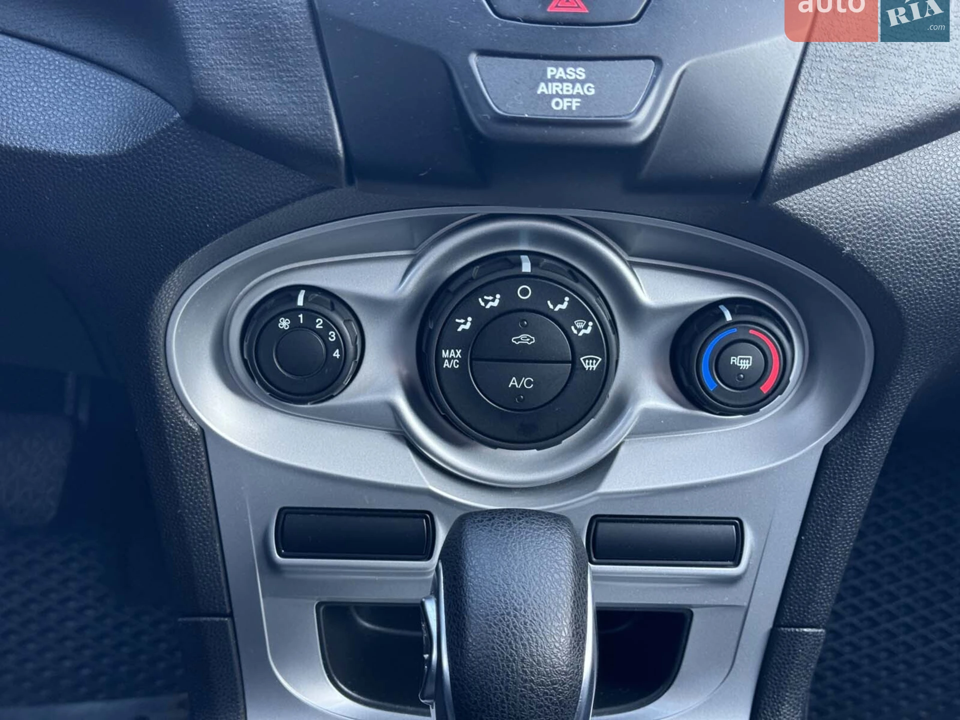 2019 Ford Fiesta - мініатюра 28