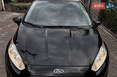 Хэтчбек Ford Fiesta 2015 в Львове