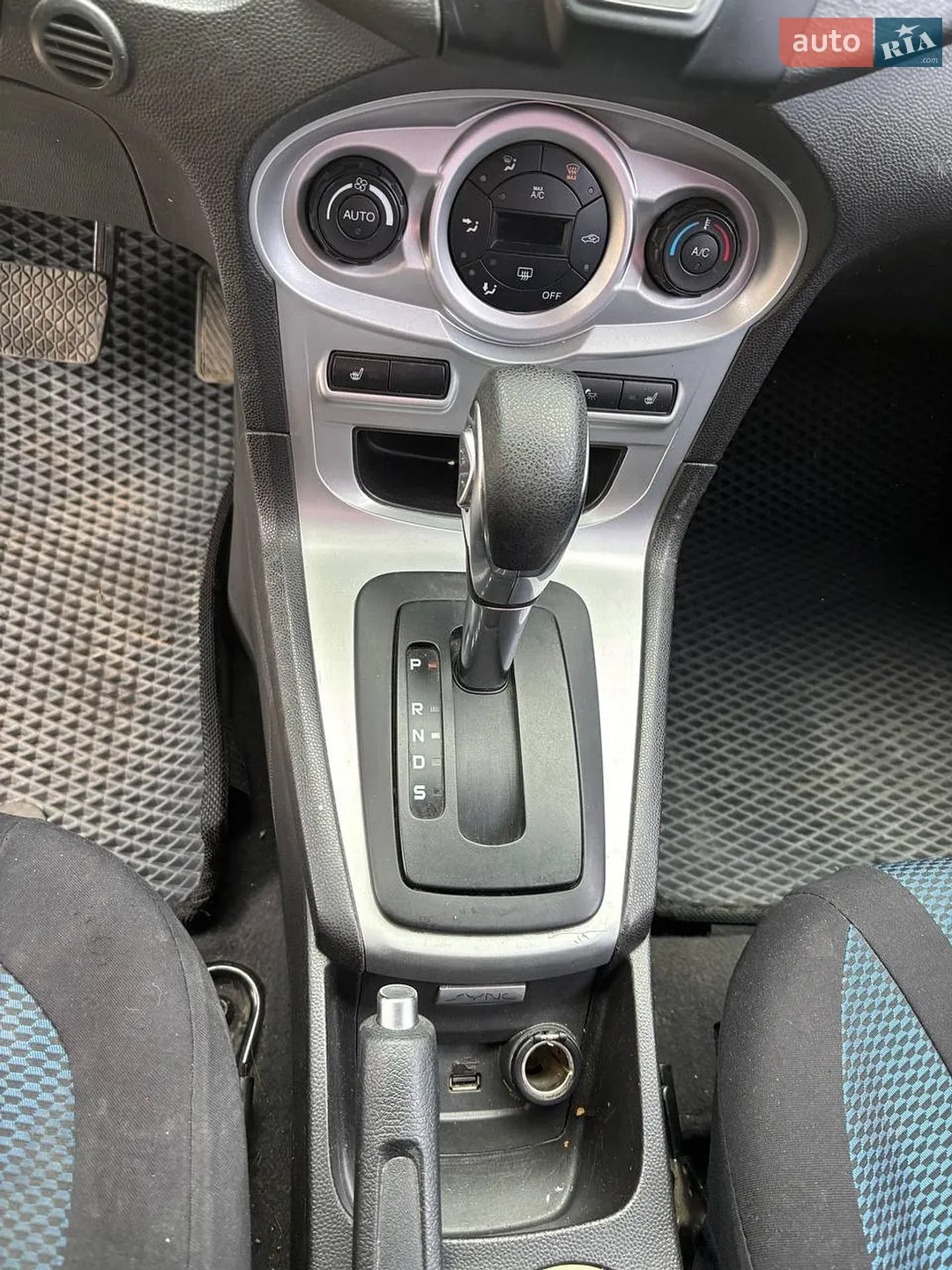 2017 Ford Fiesta - мініатюра 12