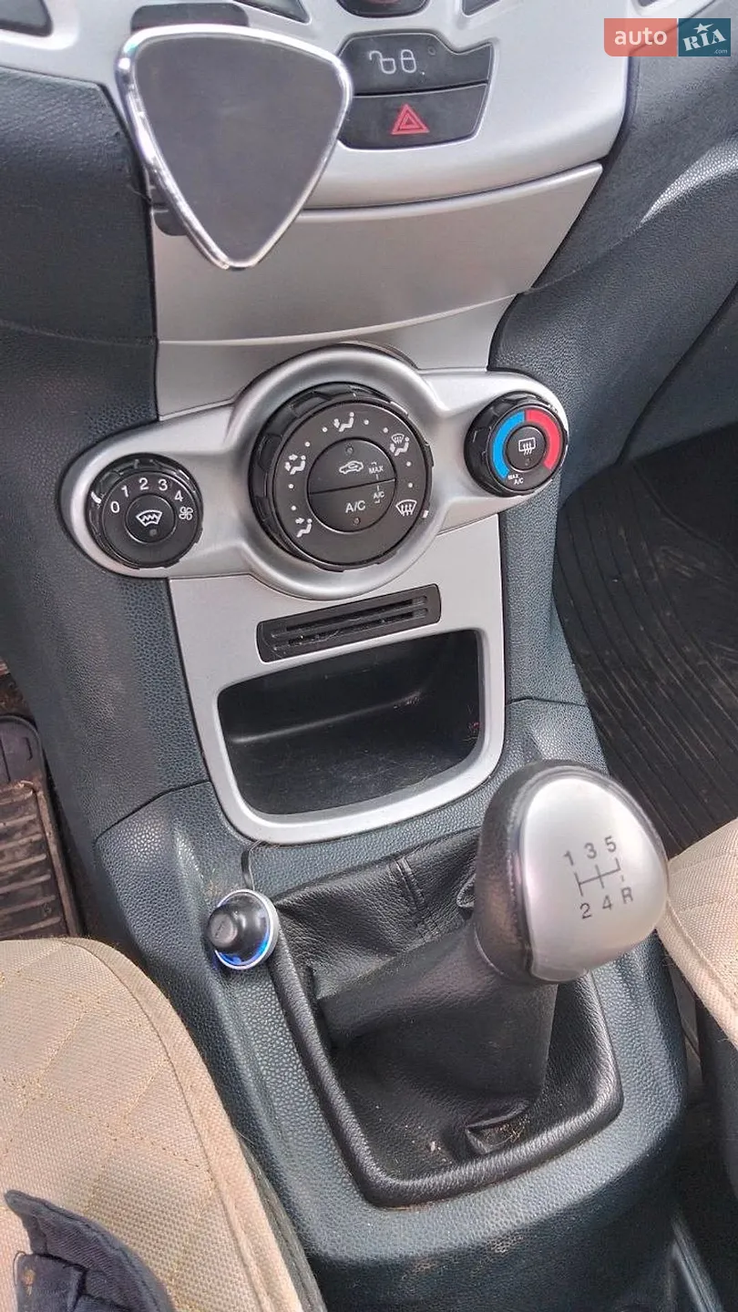 2012 Ford Fiesta - мініатюра 10