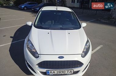 Хетчбек Ford Fiesta 2016 в Києві