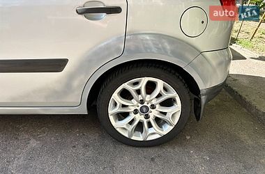 Хетчбек Ford Fiesta 2006 в Києві