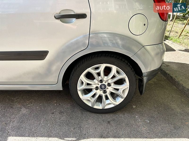 Хетчбек Ford Fiesta 2006 в Києві