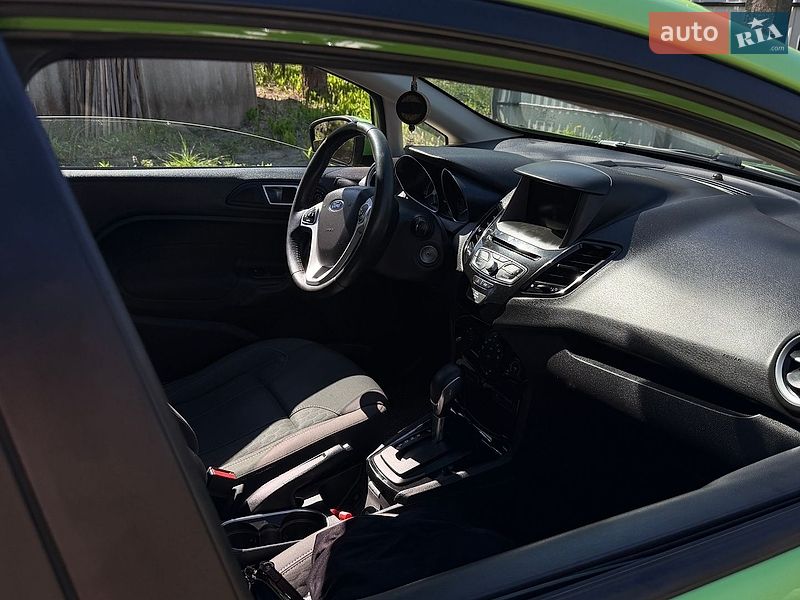 Седан Ford Fiesta 2014 в Чернигове