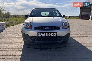 Хэтчбек Ford Fiesta 2006 в Отынии