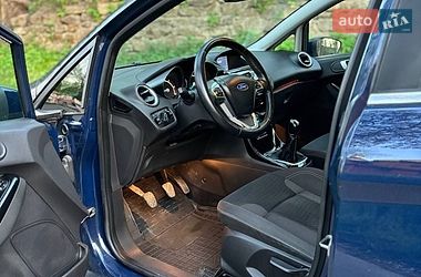 Хэтчбек Ford Fiesta 2014 в Остроге
