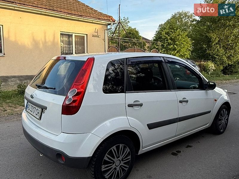 Хэтчбек Ford Fiesta 2007 в Мукачево