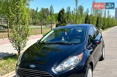 Седан Ford Fiesta 2015 в Киеве