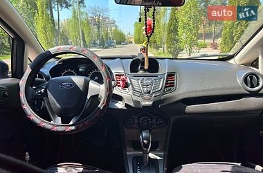 Седан Ford Fiesta 2015 в Киеве