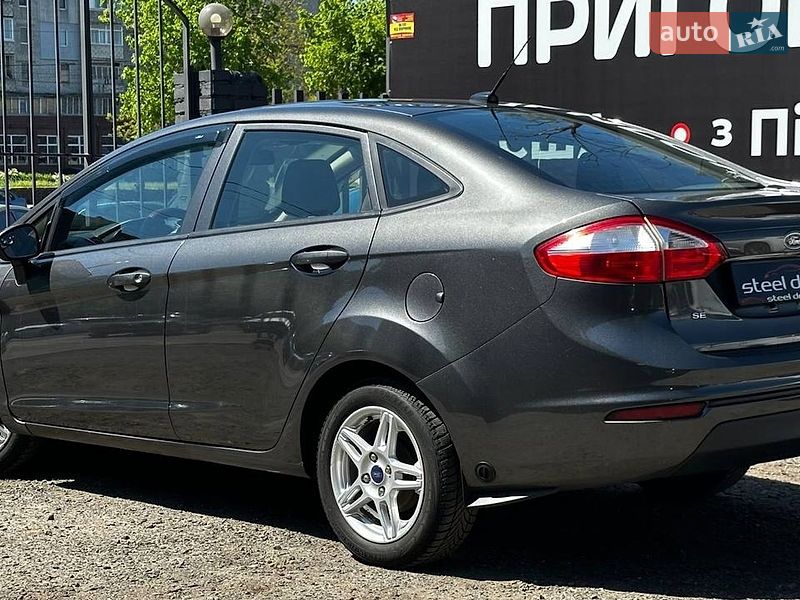 Седан Ford Fiesta 2017 в Миколаєві
