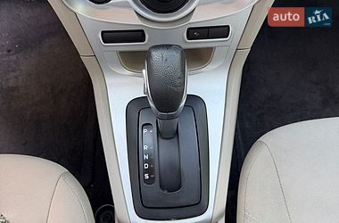 Хэтчбек Ford Fiesta 2016 в Львове