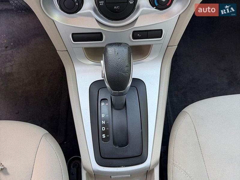 Хэтчбек Ford Fiesta 2016 в Львове
