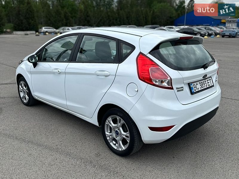 Хэтчбек Ford Fiesta 2016 в Львове