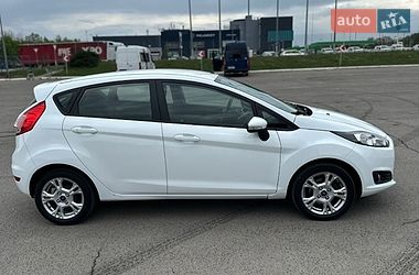 Хэтчбек Ford Fiesta 2016 в Львове
