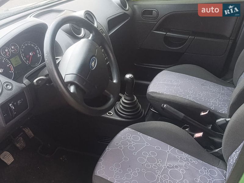 Хэтчбек Ford Fiesta 2007 в Прилуках