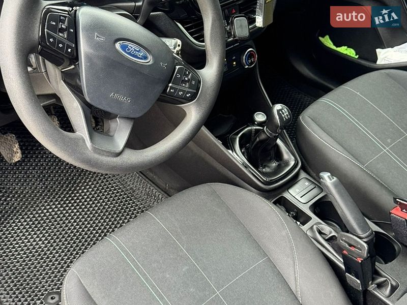 Хетчбек Ford Fiesta 2017 в Львові
