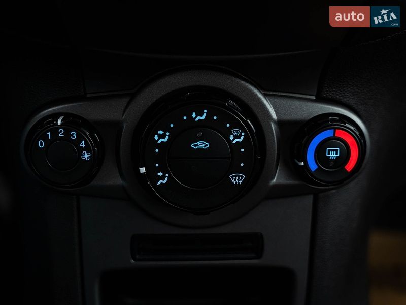 Хэтчбек Ford Fiesta 2014 в Киеве