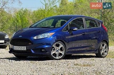 Хэтчбек Ford Fiesta 2015 в Киеве