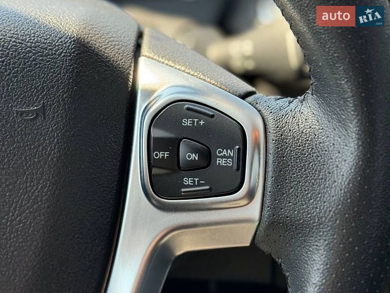 Хэтчбек Ford Fiesta 2015 в Киеве