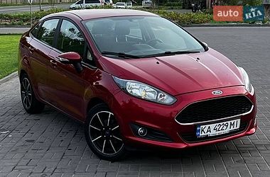 Седан Ford Fiesta 2016 в Киеве