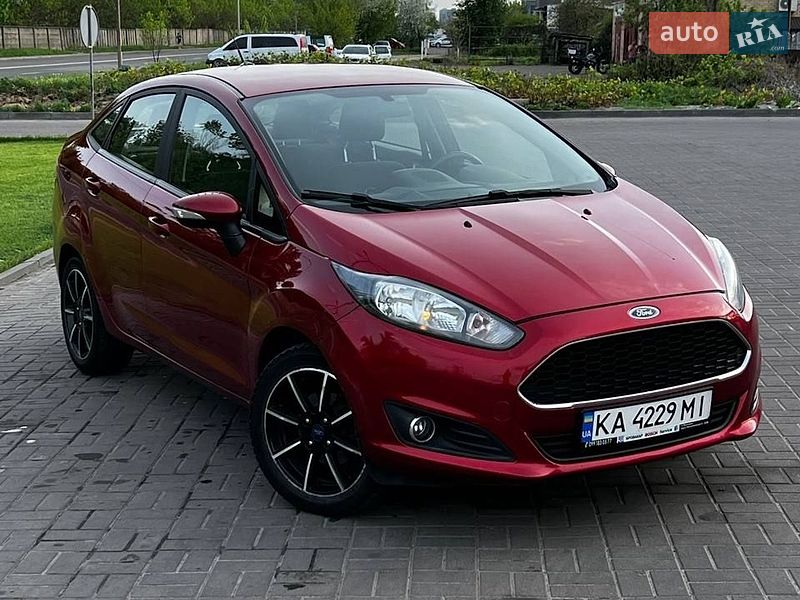 Седан Ford Fiesta 2016 в Киеве