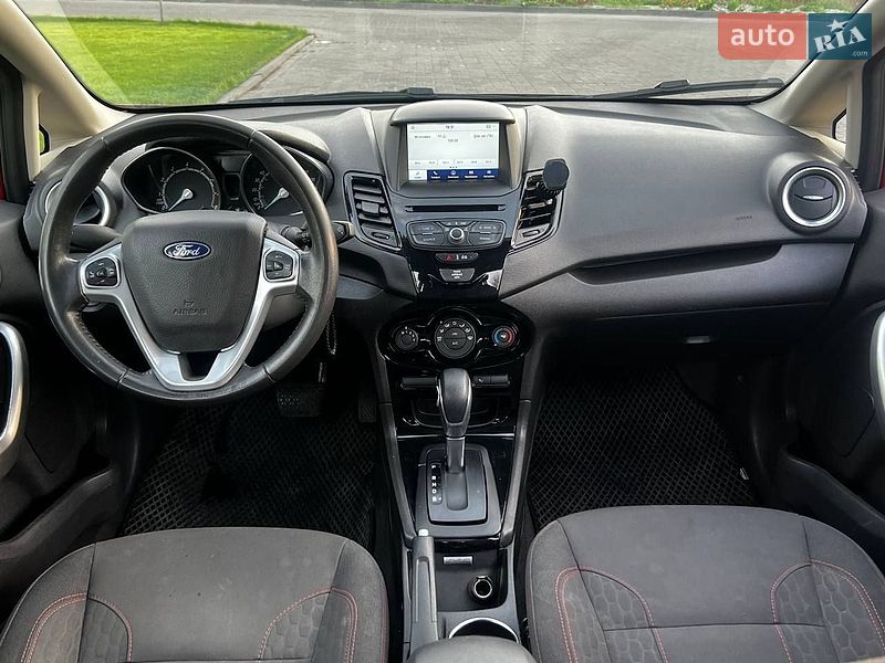 Седан Ford Fiesta 2016 в Киеве